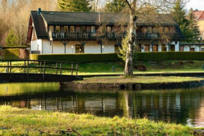 Das Waldseechalet Märchenhafter Waldseeblick - moderne Wohnung mit Infrarotsauna